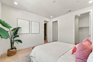 025_F8_561 San Pasqual Ter apt 4