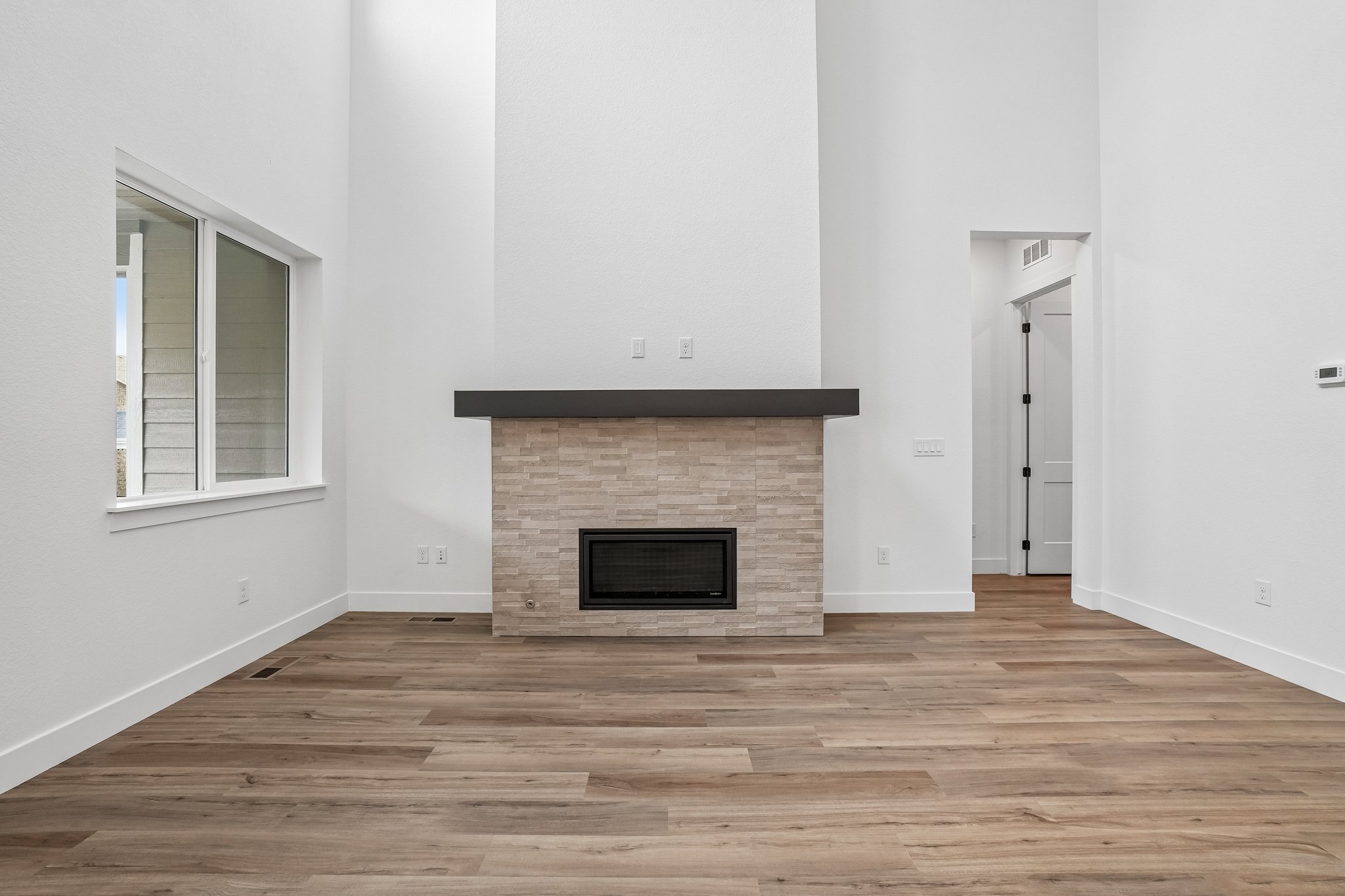 W 142nd Ave-S2604-006.jpg