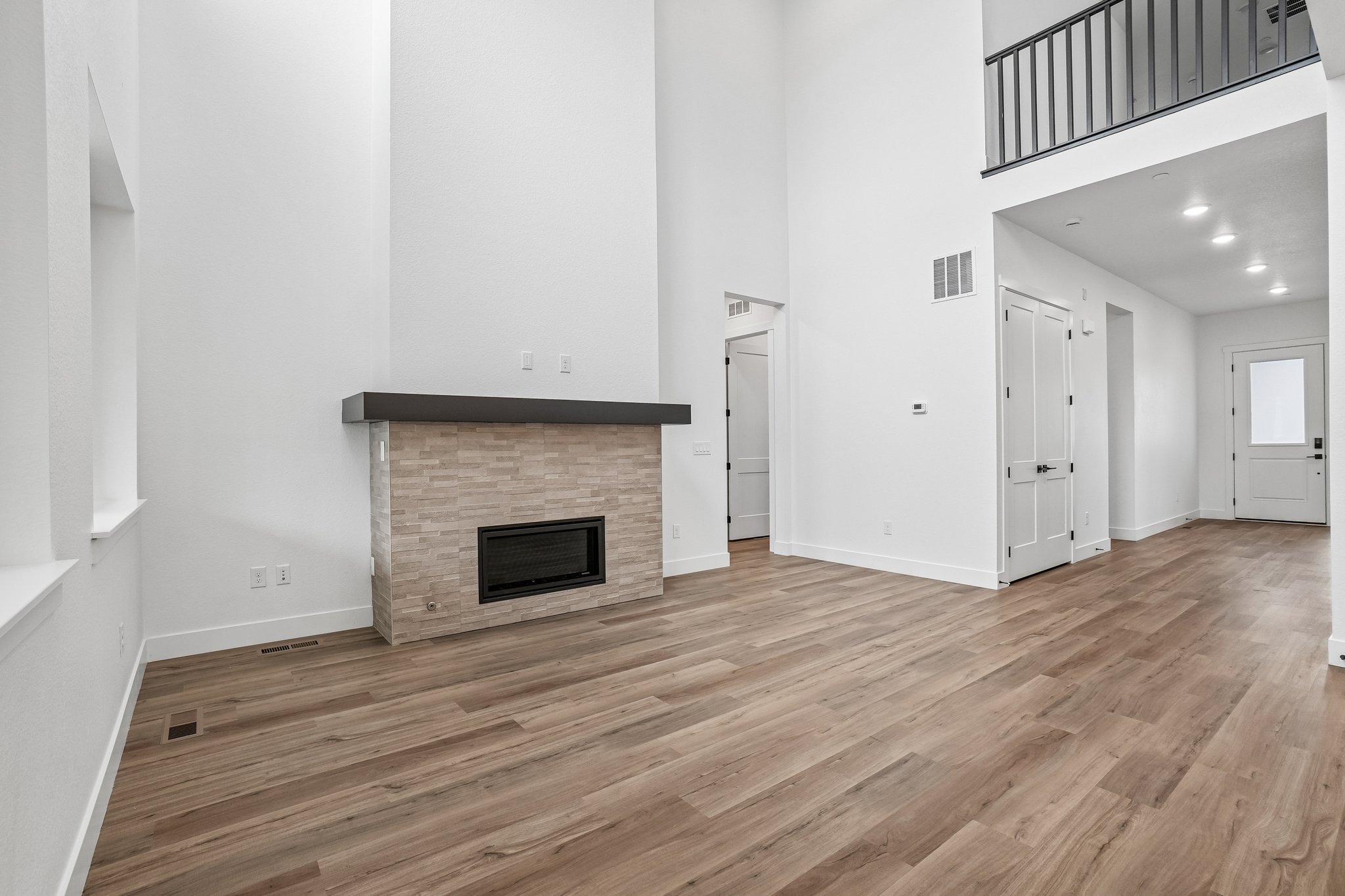 W 142nd Ave-S2604-007.jpg