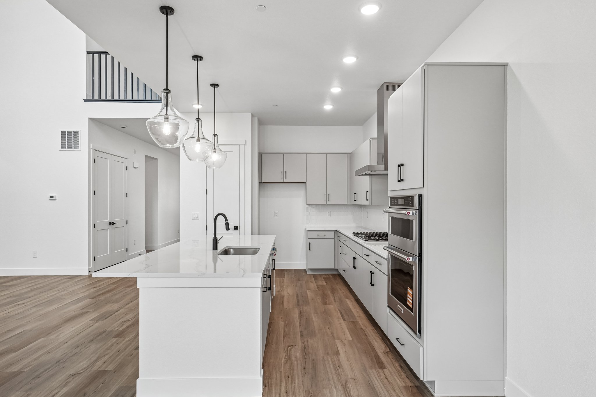 W 142nd Ave-S2604-010.jpg