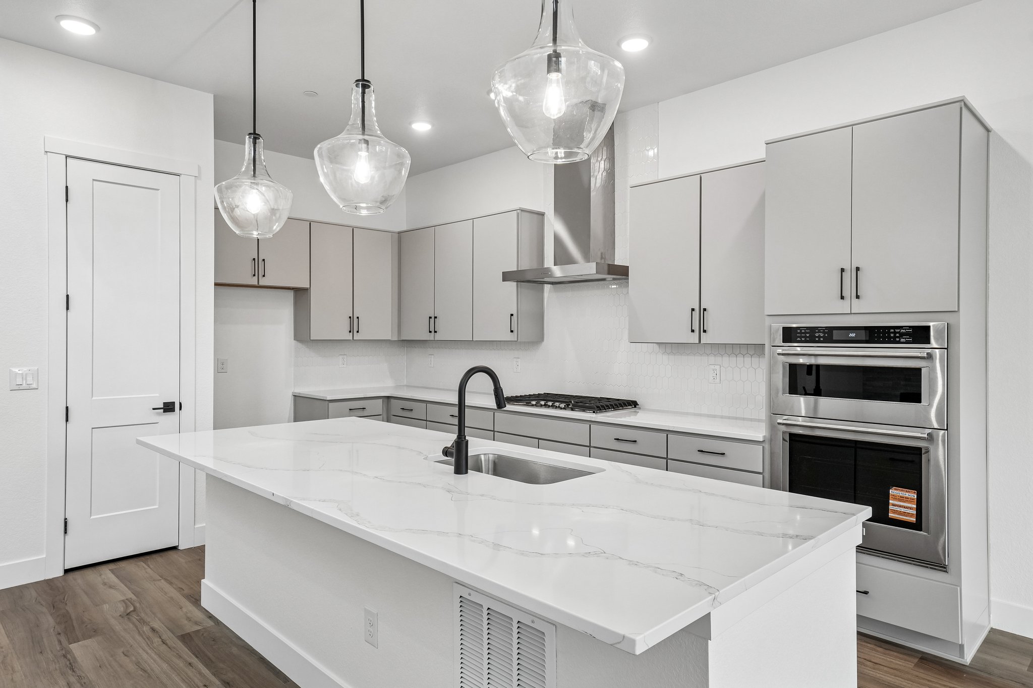 W 142nd Ave-S2604-011.jpg