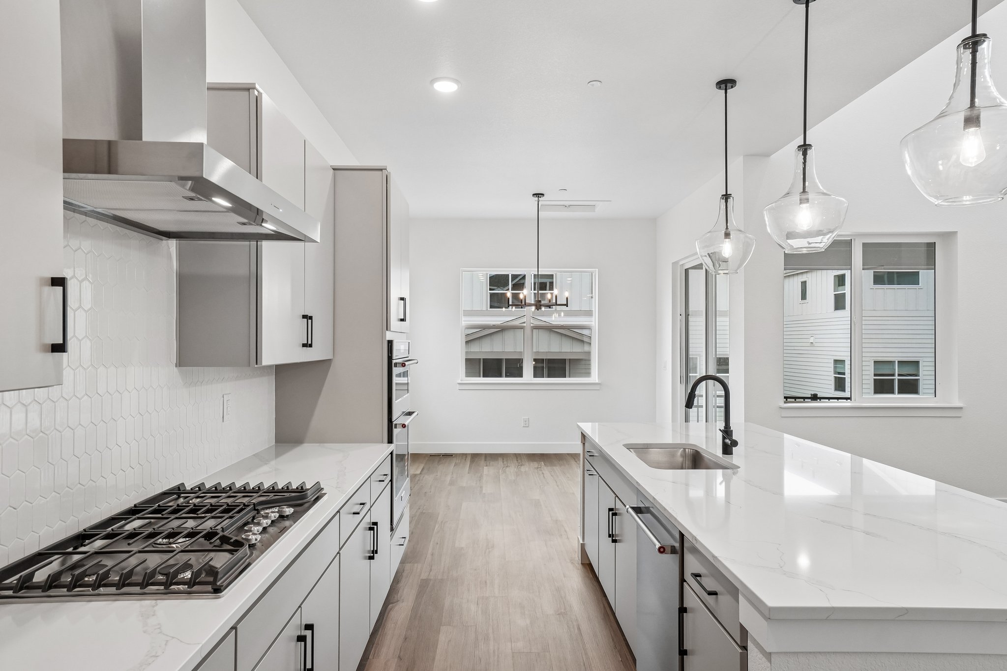 W 142nd Ave-S2604-014.jpg