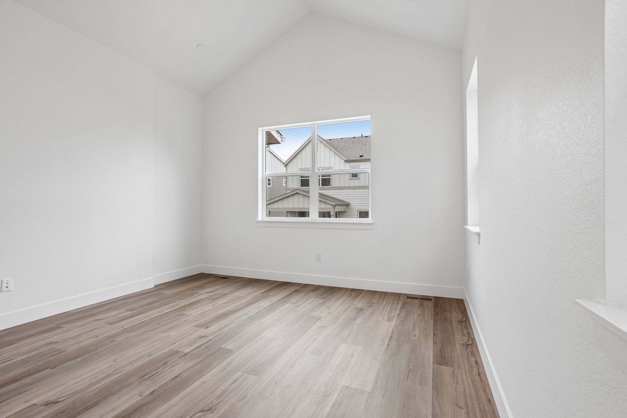 W 142nd Ave-S2604-017.jpg