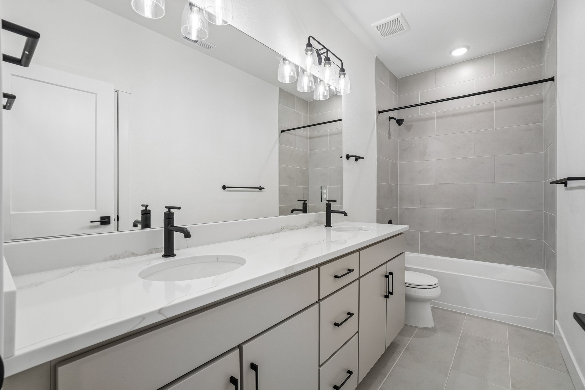 W 142nd Ave-S2604-030.jpg
