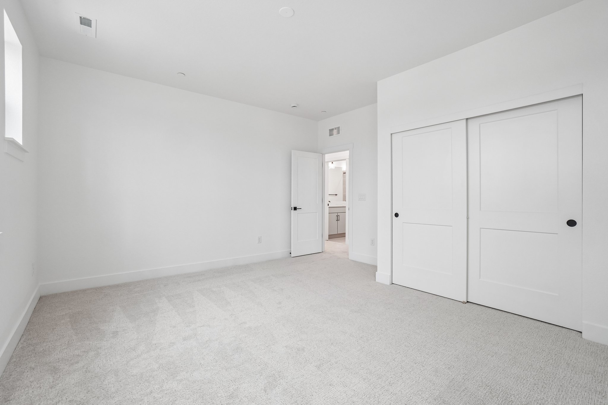 W 142nd Ave-S2604-032.jpg