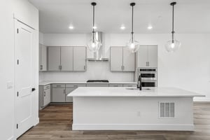 W 142nd Ave-S2604-012.jpg