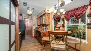 Kitchen/Eating Area