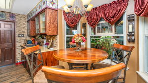 Kitchen/Eating Area