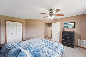 Loon Dr-021.jpg