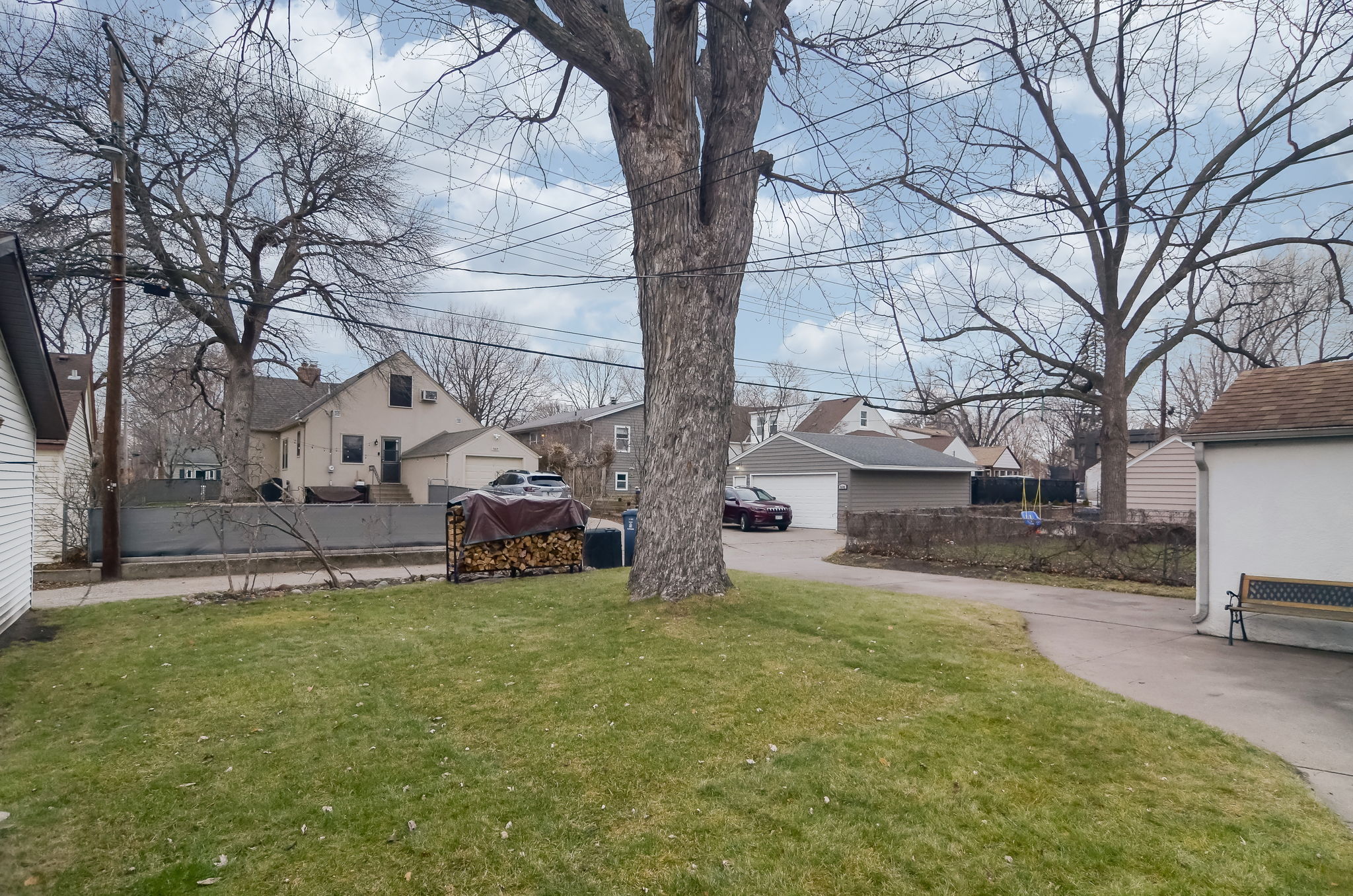  Photo 44