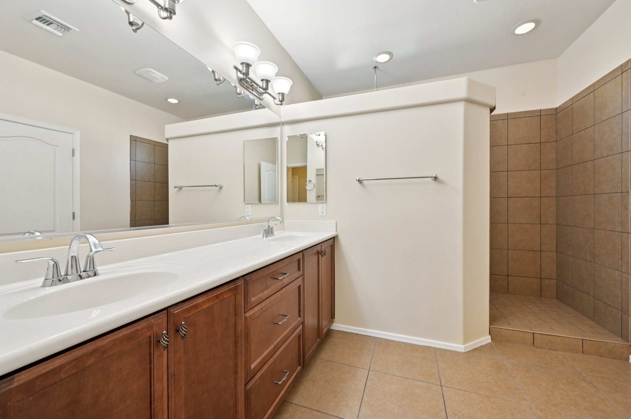 S 58th Ln-S3009-024.jpg