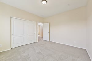 S 58th Ln-S3009-042.jpg