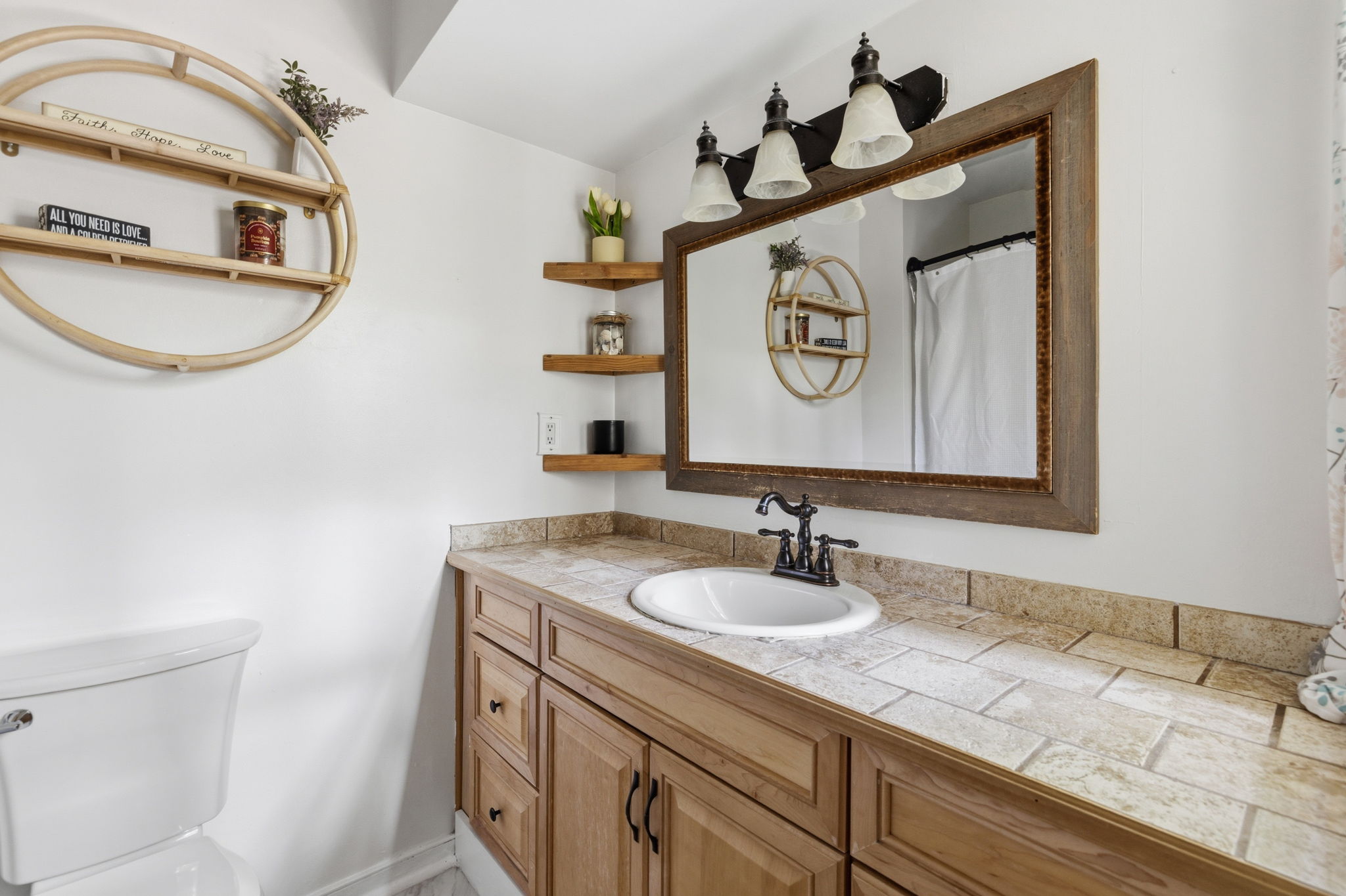 Full bathroom attached to primary bedroom.