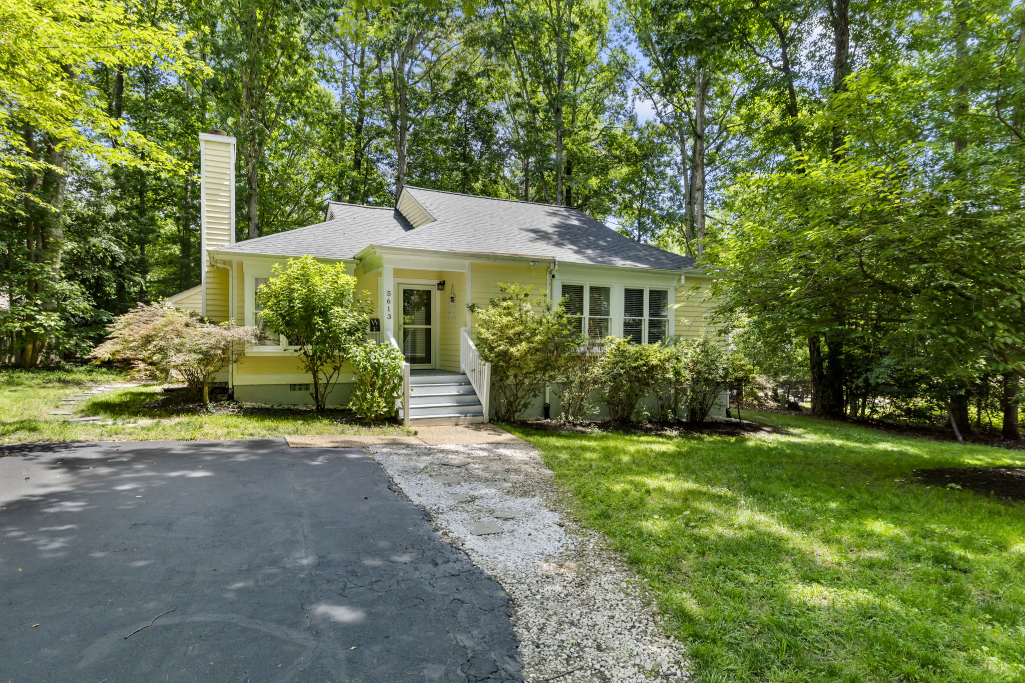 Welcome to 5613 Woods Walk!