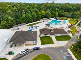 Enjoy all the great amenities that the Woodlake community has to offer.