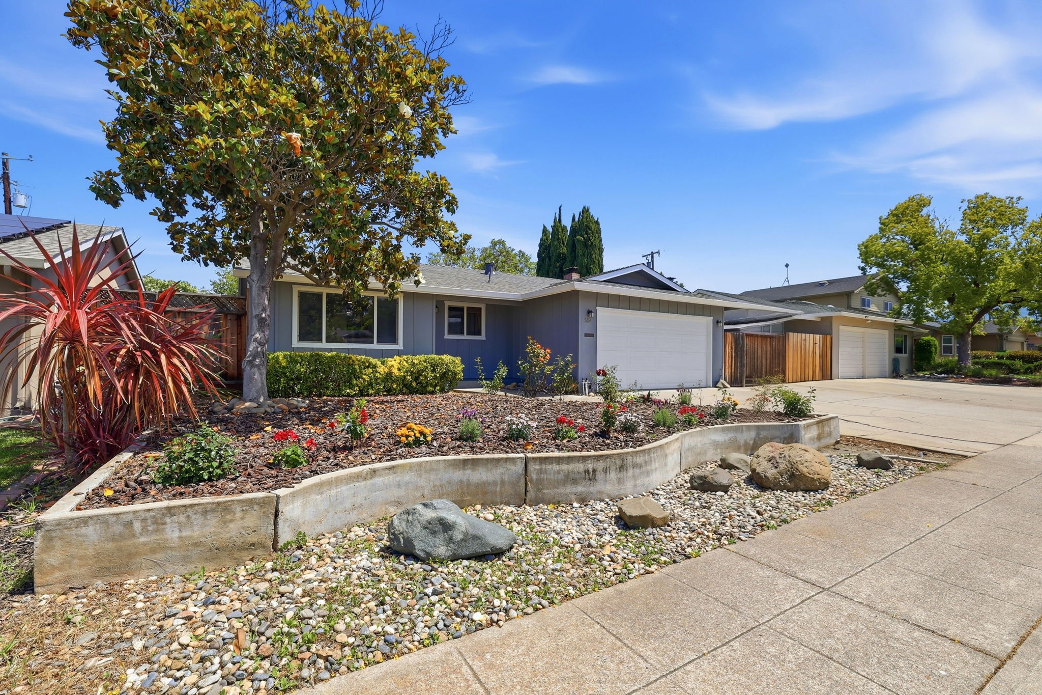 003_F8_5614 Drysdale Dr