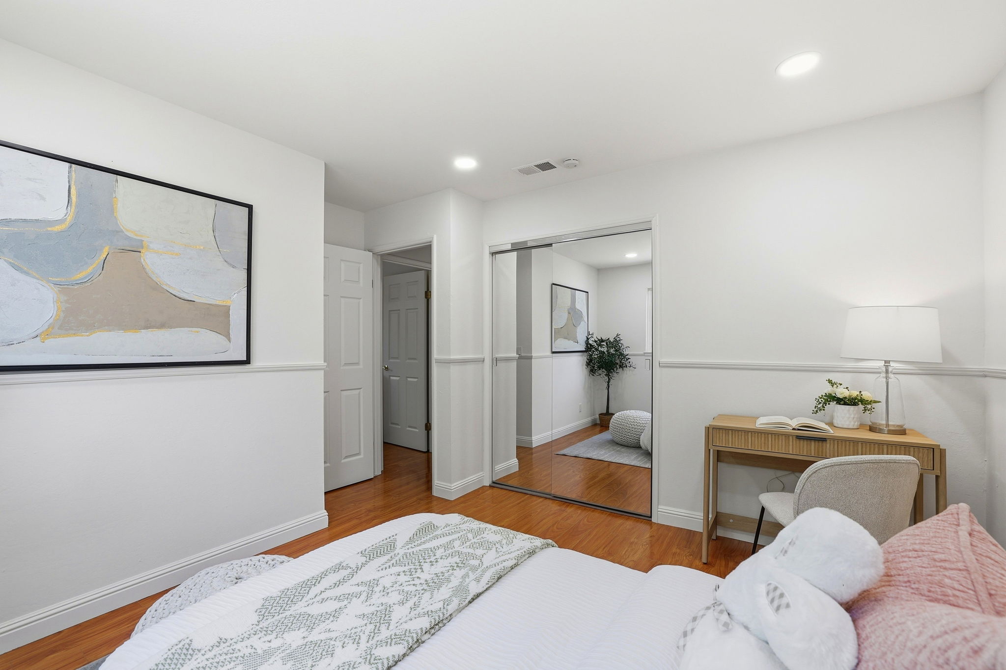 023_F8_5614 Drysdale Dr