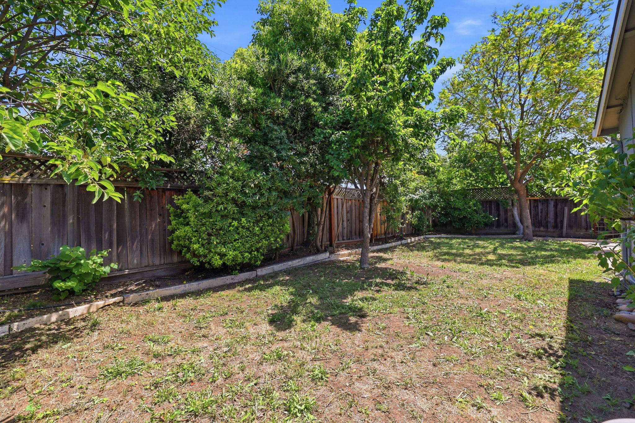037_F8_5614 Drysdale Dr