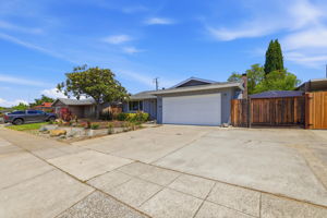 002_F8_5614 Drysdale Dr