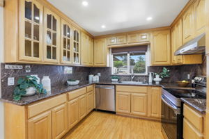 015_F8_5614 Drysdale Dr