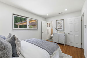 025_F8_5614 Drysdale Dr