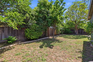 037_F8_5614 Drysdale Dr