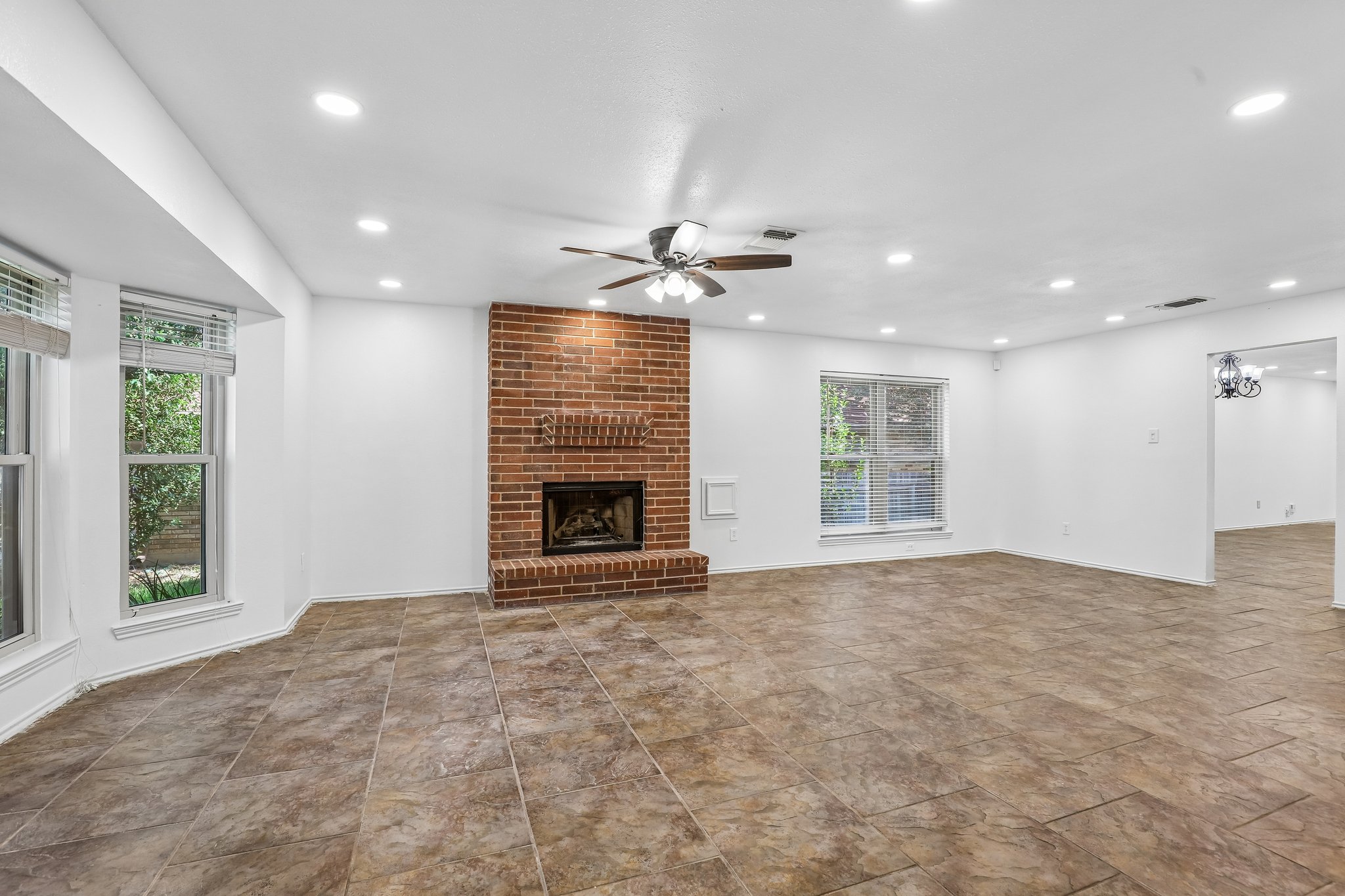 Timber Trace St-S2208-006.jpg