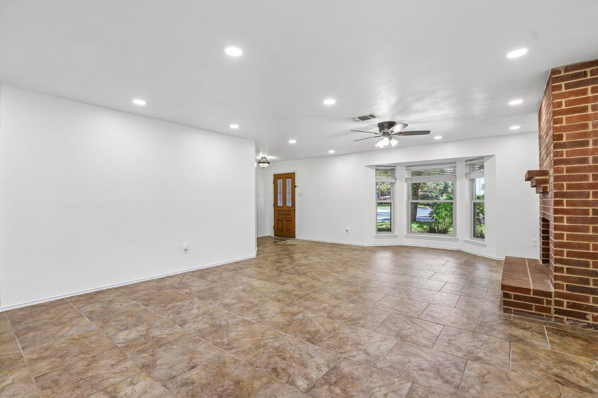 Timber Trace St-S2208-008.jpg