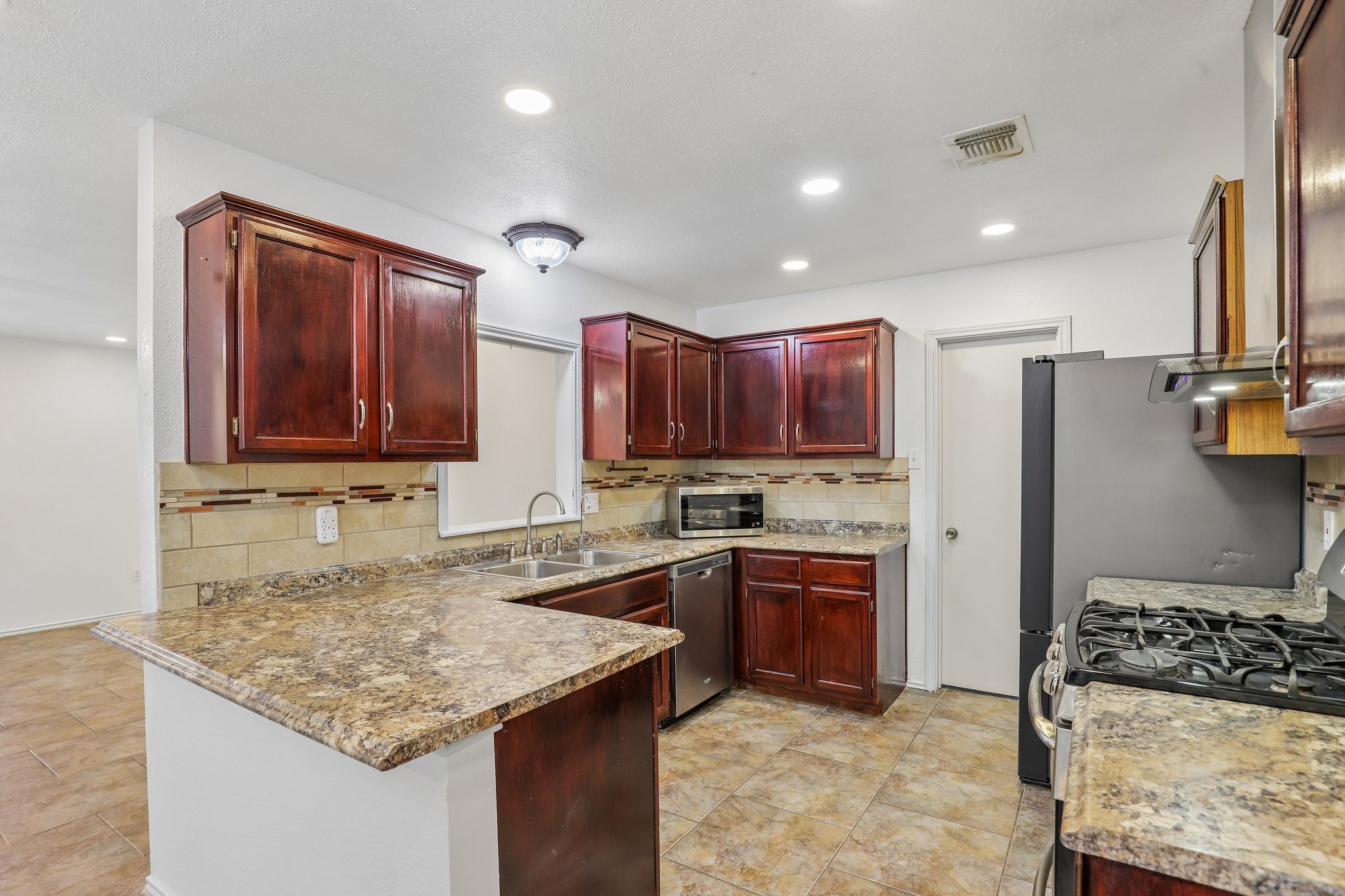 Timber Trace St-S2208-019.jpg