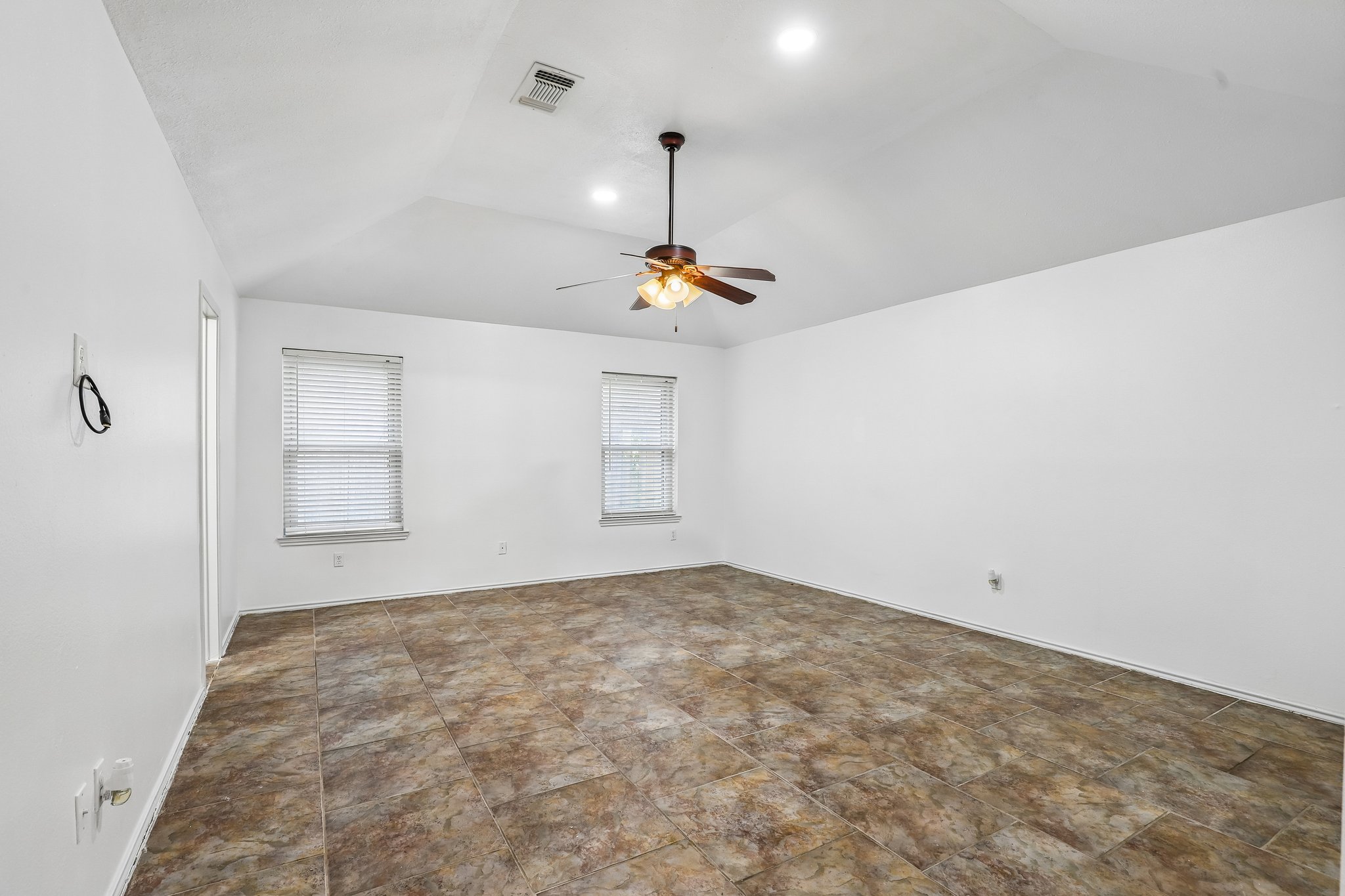 Timber Trace St-S2208-022.jpg