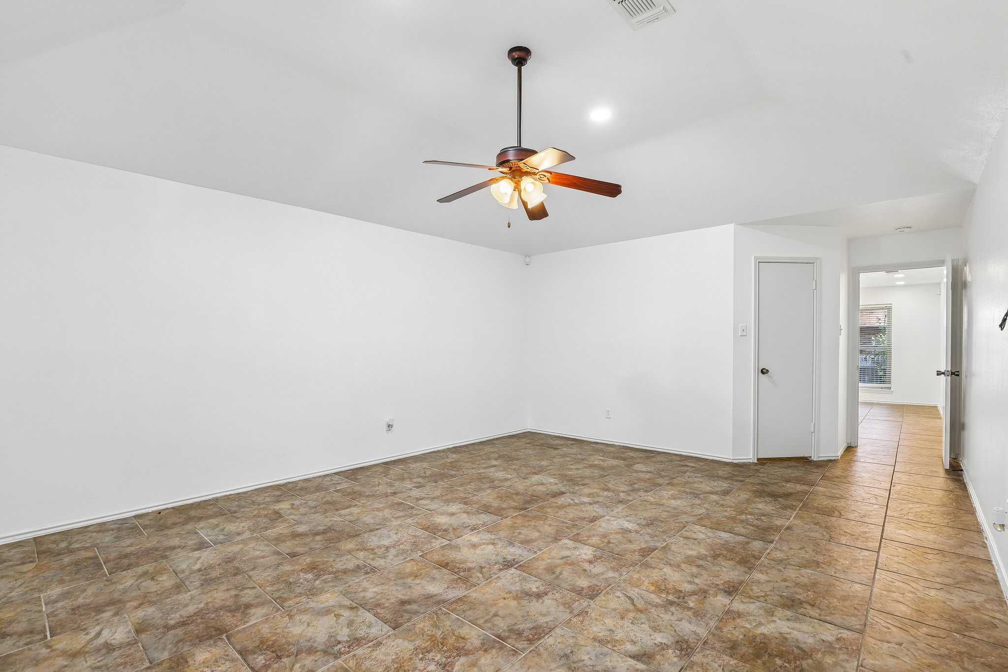 Timber Trace St-S2208-025.jpg