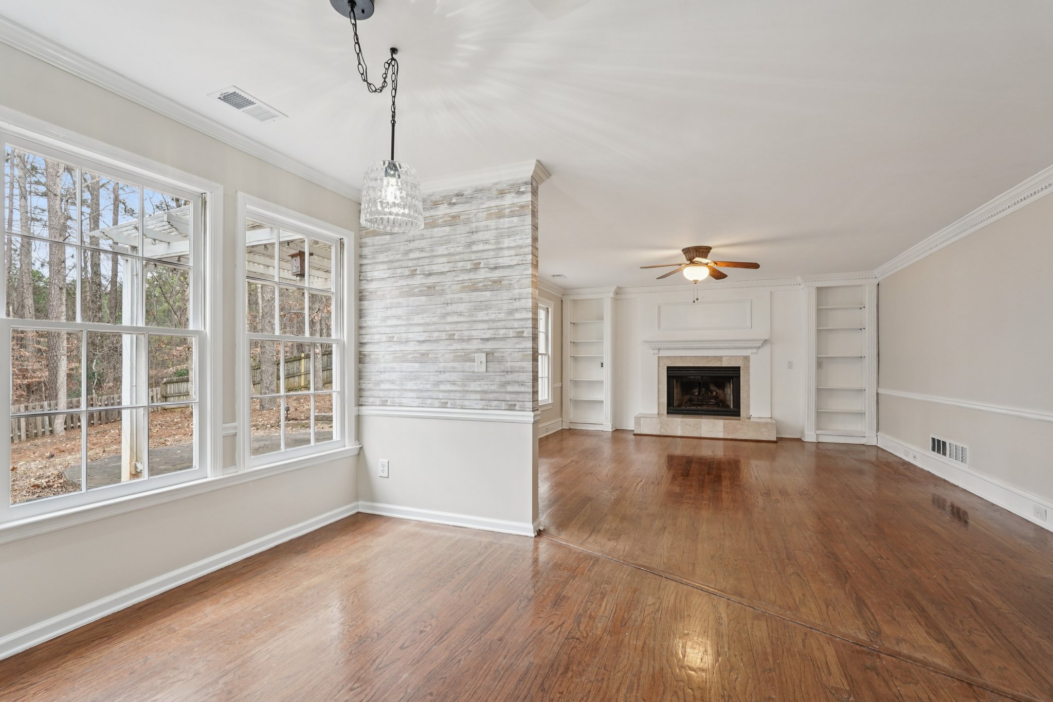 Brookstone Dr-S2412-010.jpg