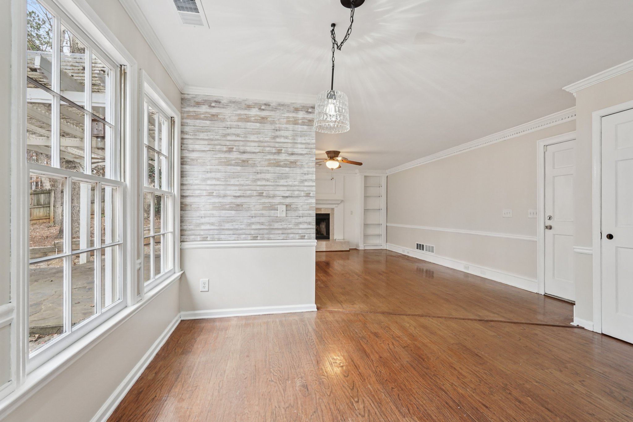 Brookstone Dr-S2412-011.jpg