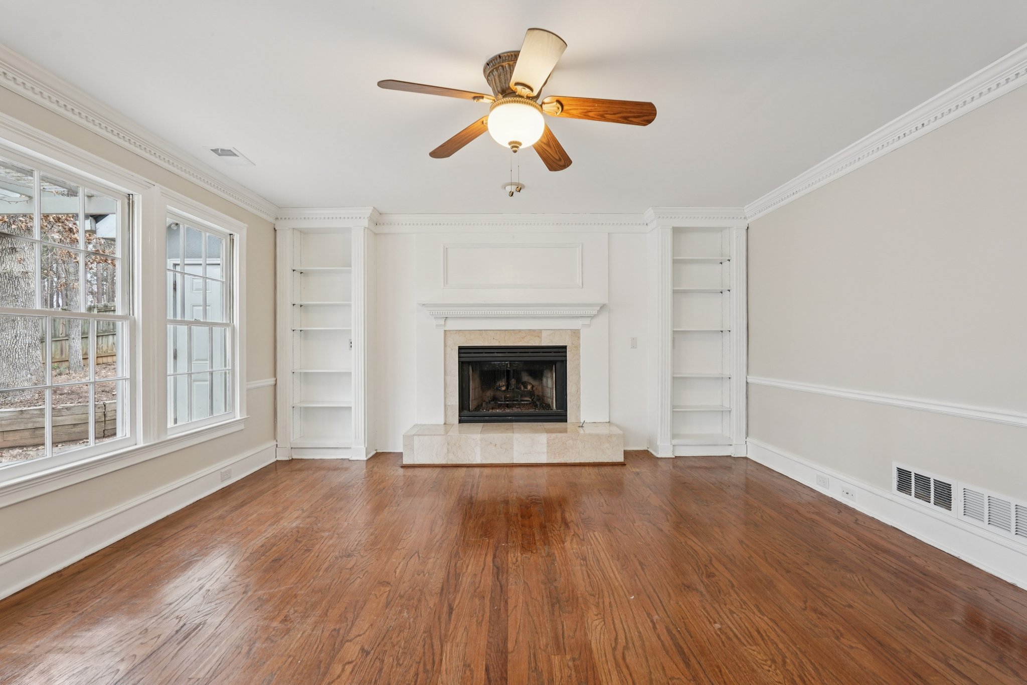 Brookstone Dr-S2412-013.jpg