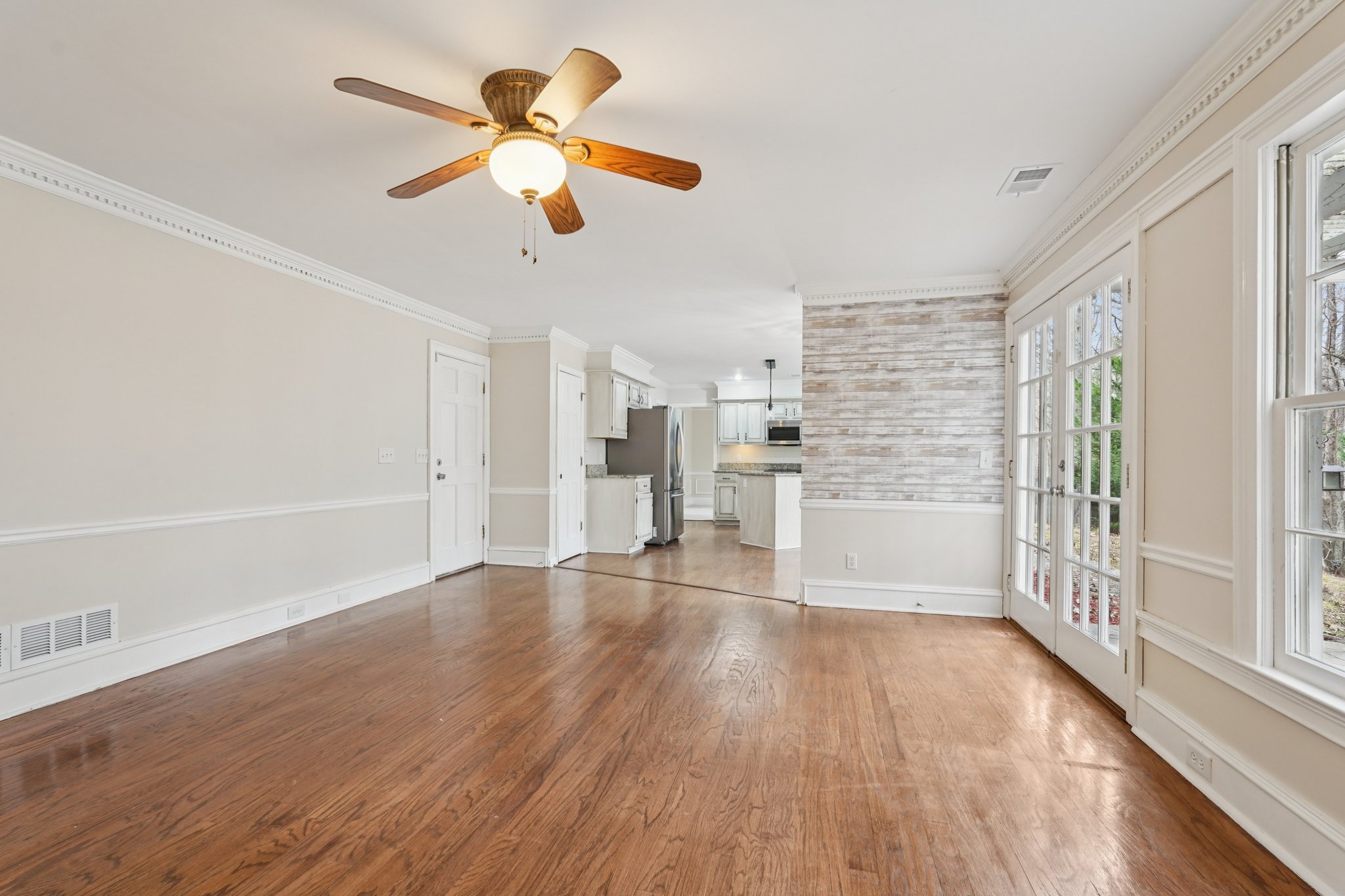 Brookstone Dr-S2412-015.jpg