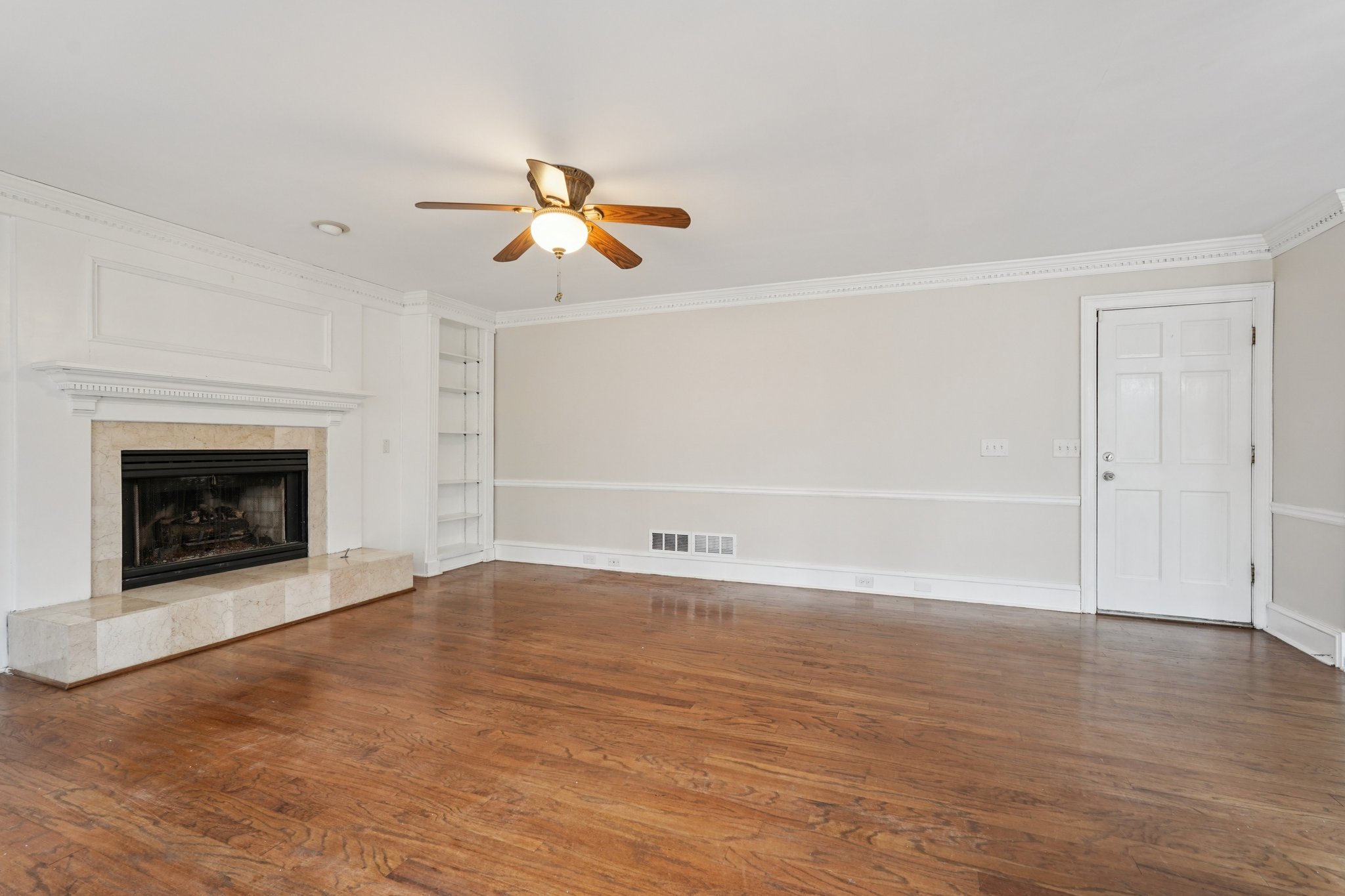 Brookstone Dr-S2412-017.jpg