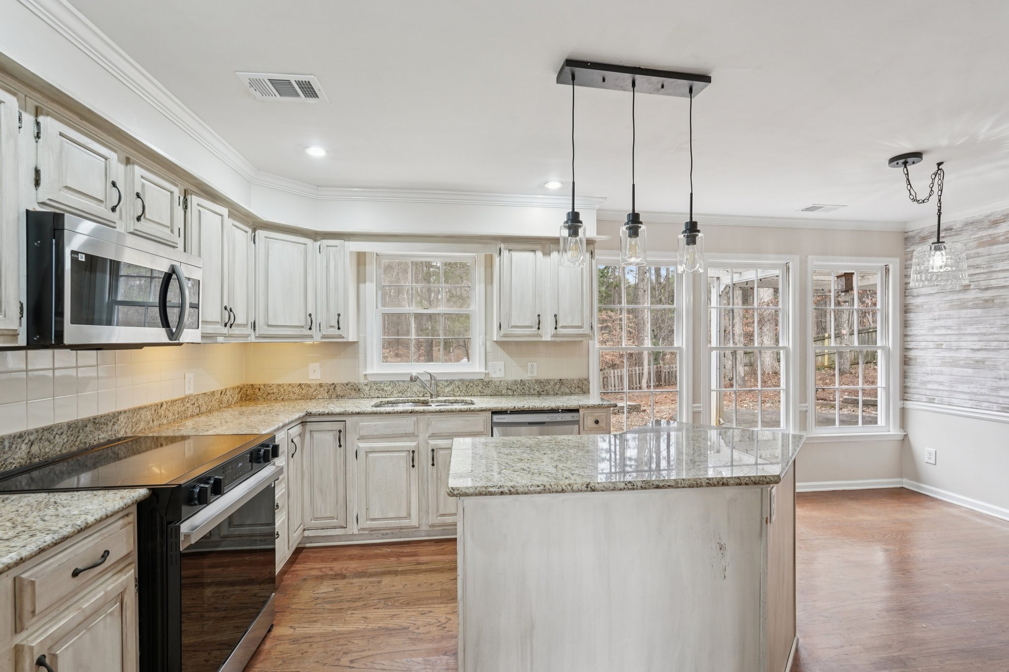 Brookstone Dr-S2412-021.jpg