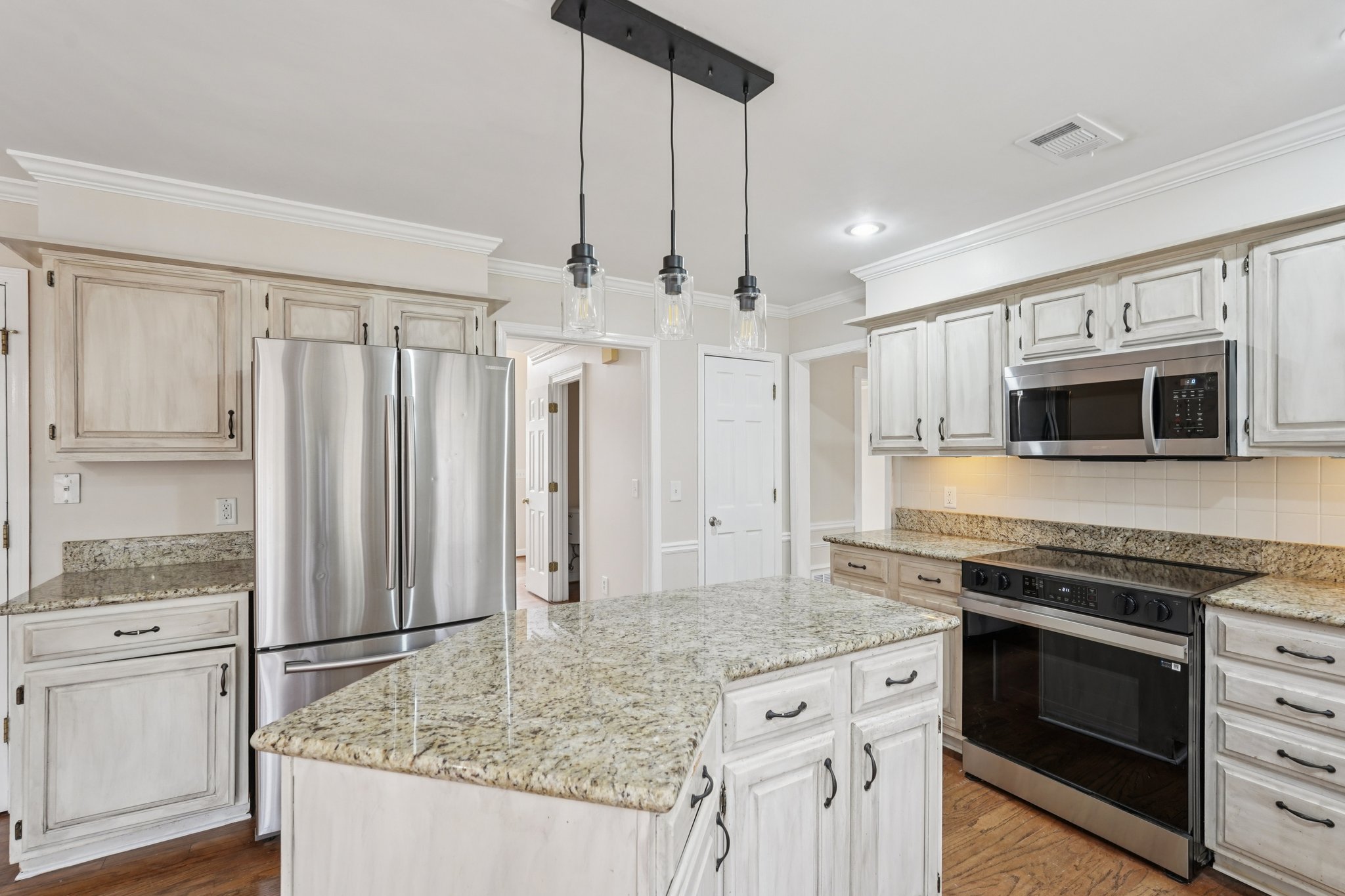 Brookstone Dr-S2412-024.jpg