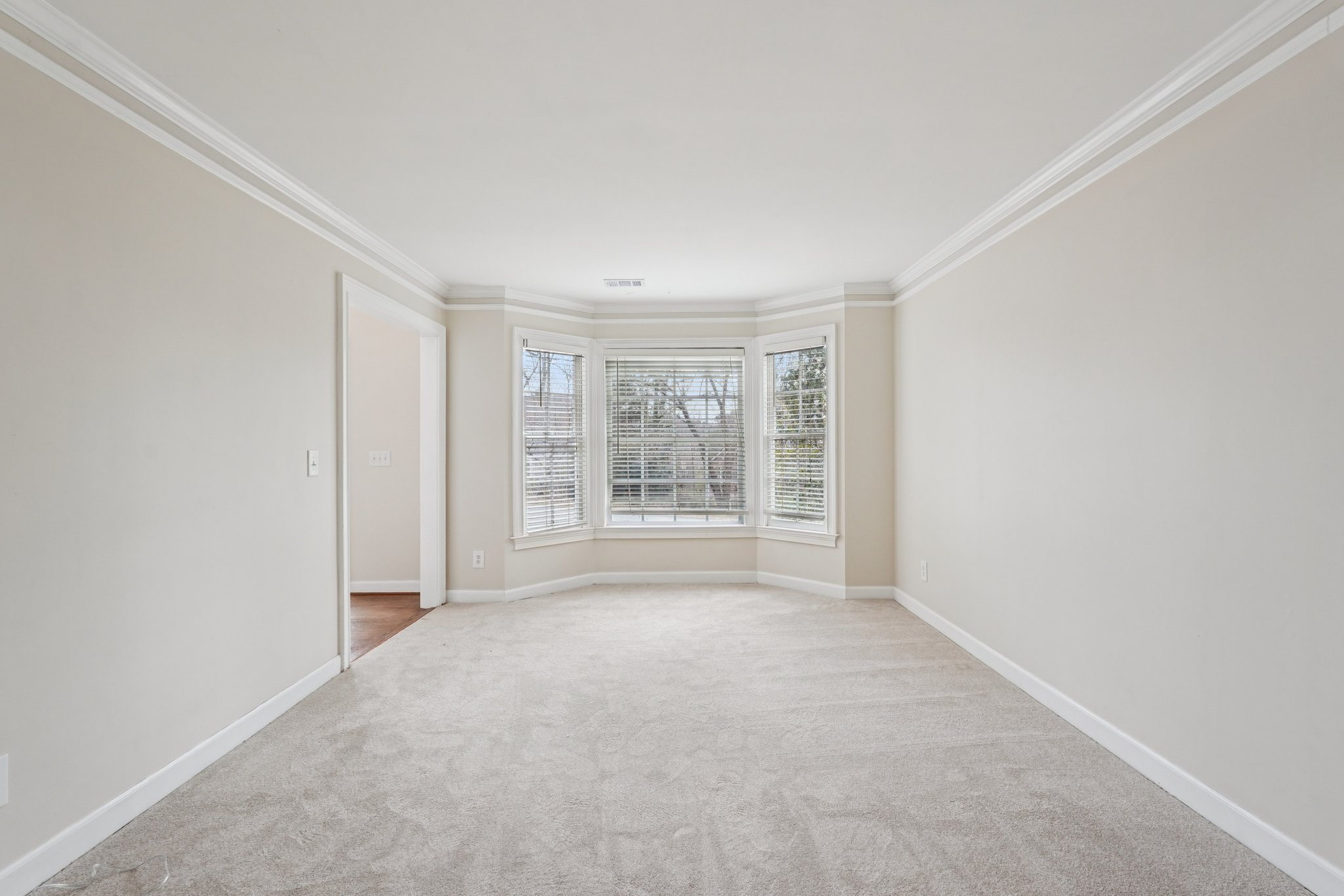 Brookstone Dr-S2412-032.jpg