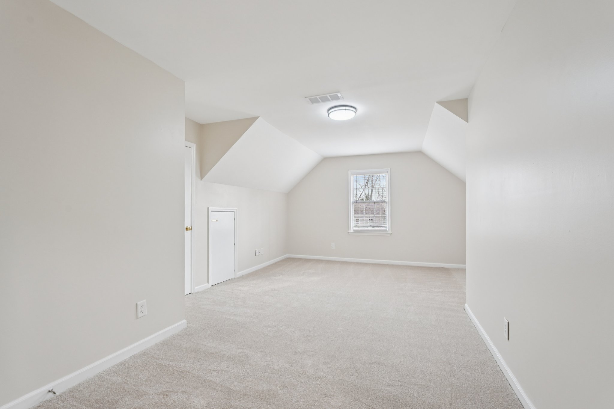 Brookstone Dr-S2412-036.jpg