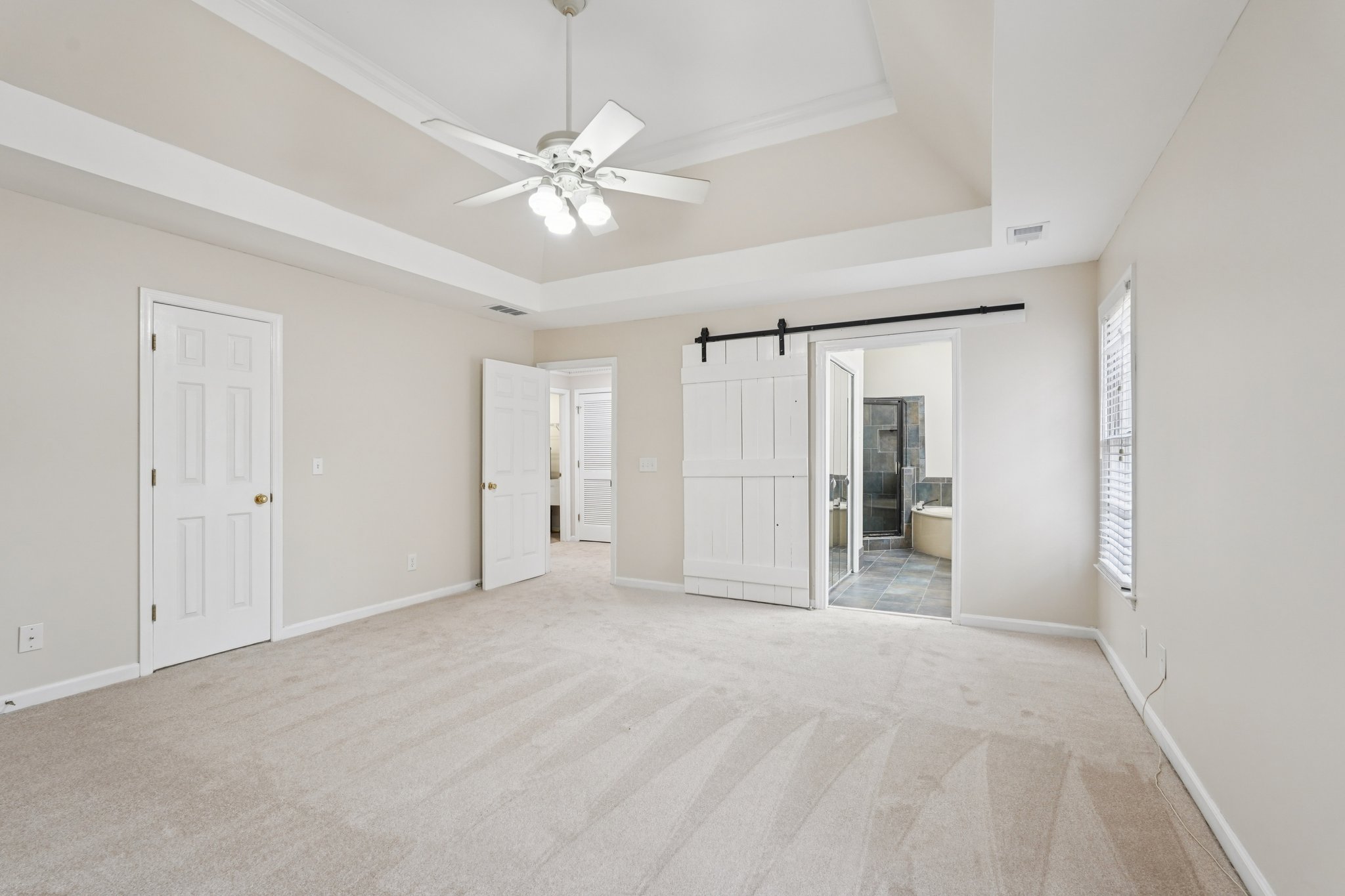 Brookstone Dr-S2412-041.jpg