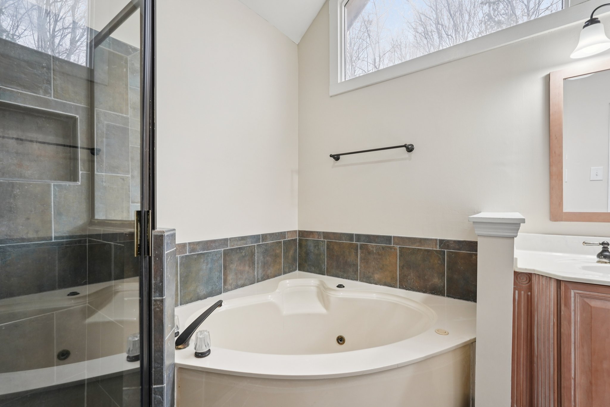 Brookstone Dr-S2412-047.jpg