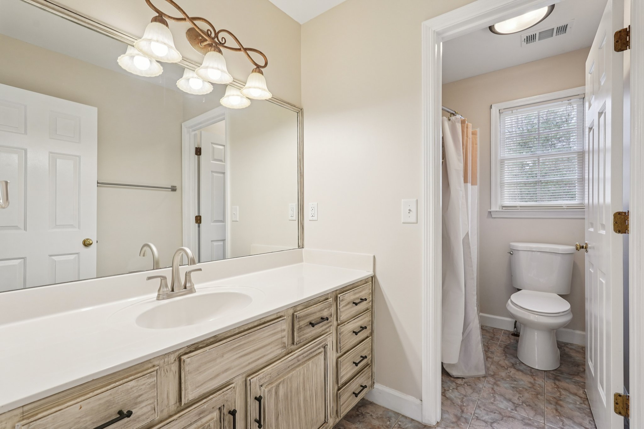 Brookstone Dr-S2412-049.jpg