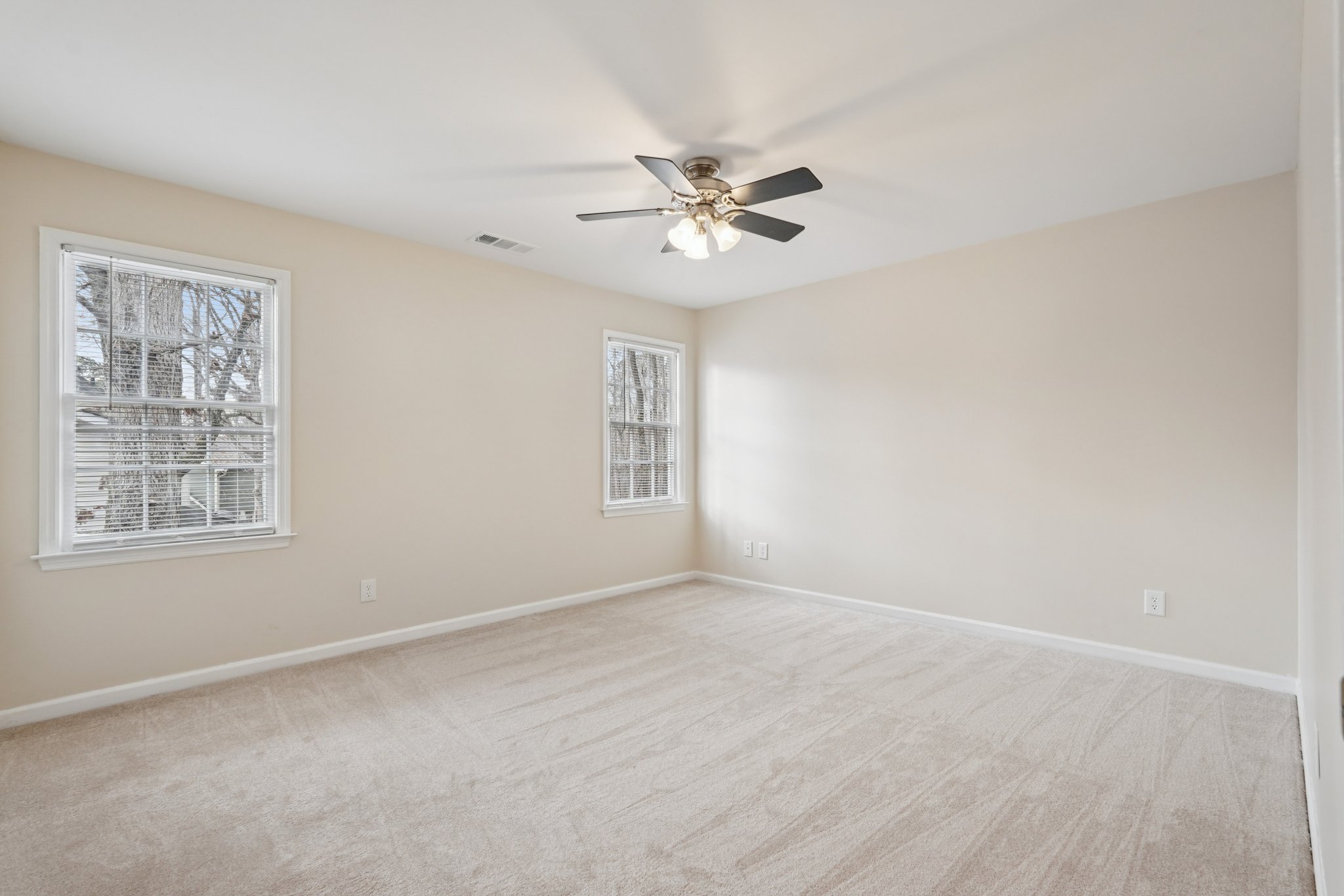 Brookstone Dr-S2412-054.jpg