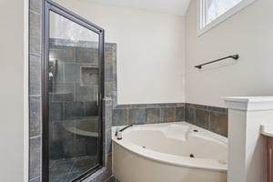 Brookstone Dr-S2412-046.jpg