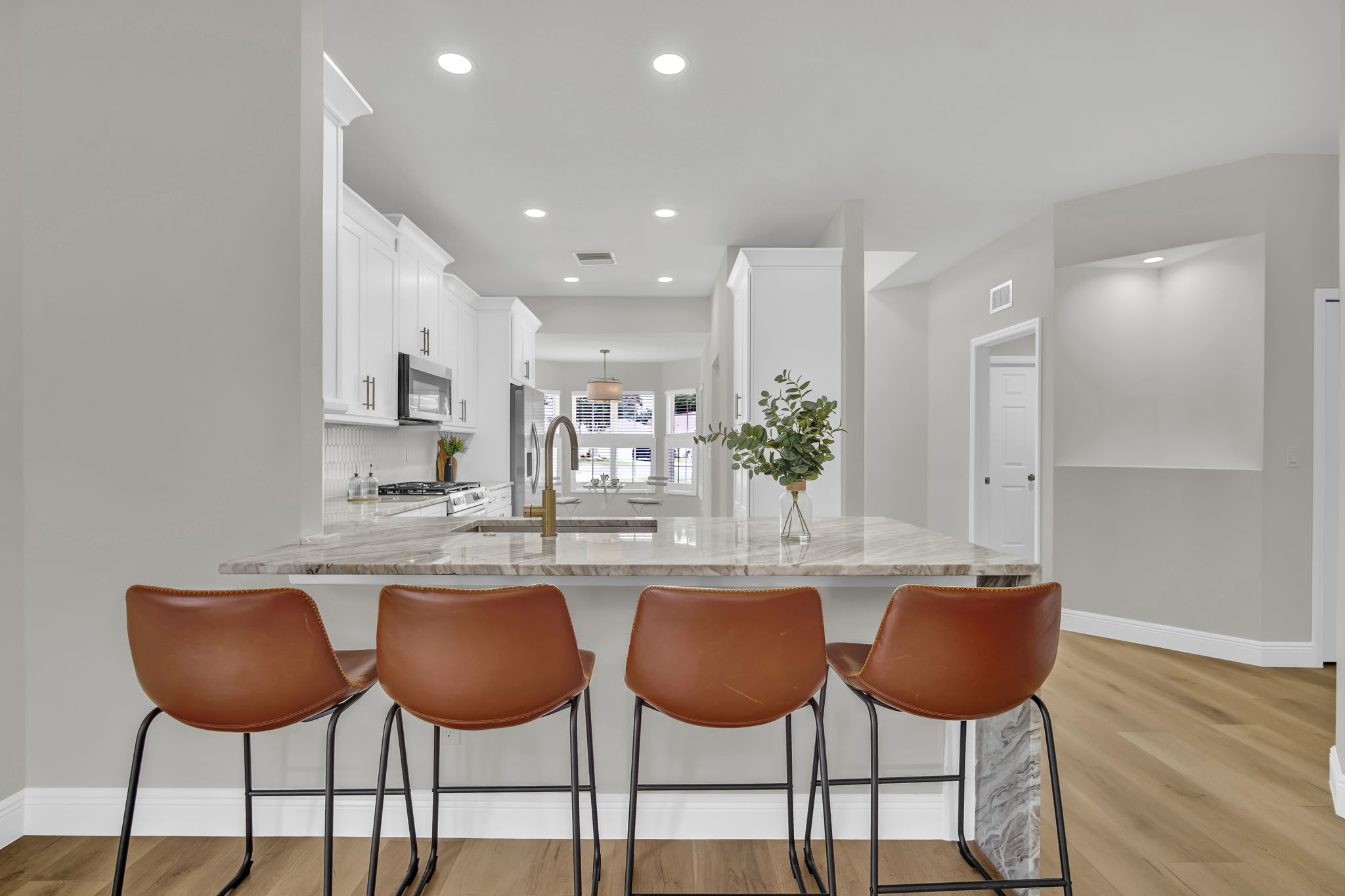 Kitchen/Breakfast Bar