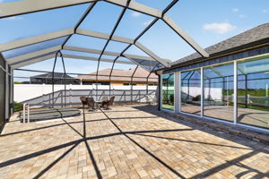 Extended Paver Birdcage with Hot Tub