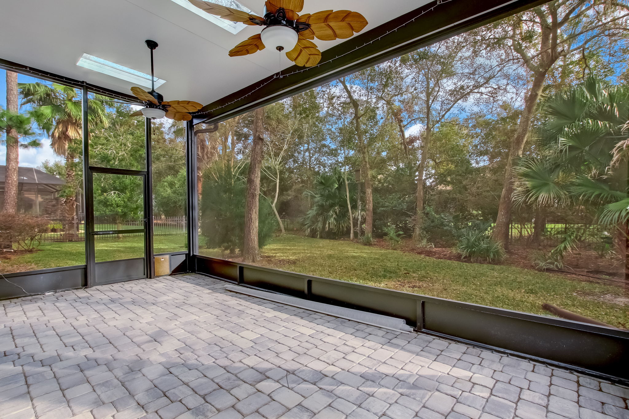 Screened-in Porch