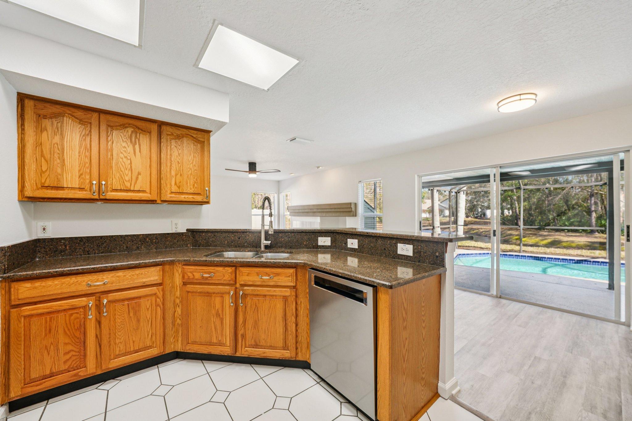 Essex Ct-S2402-034.jpg