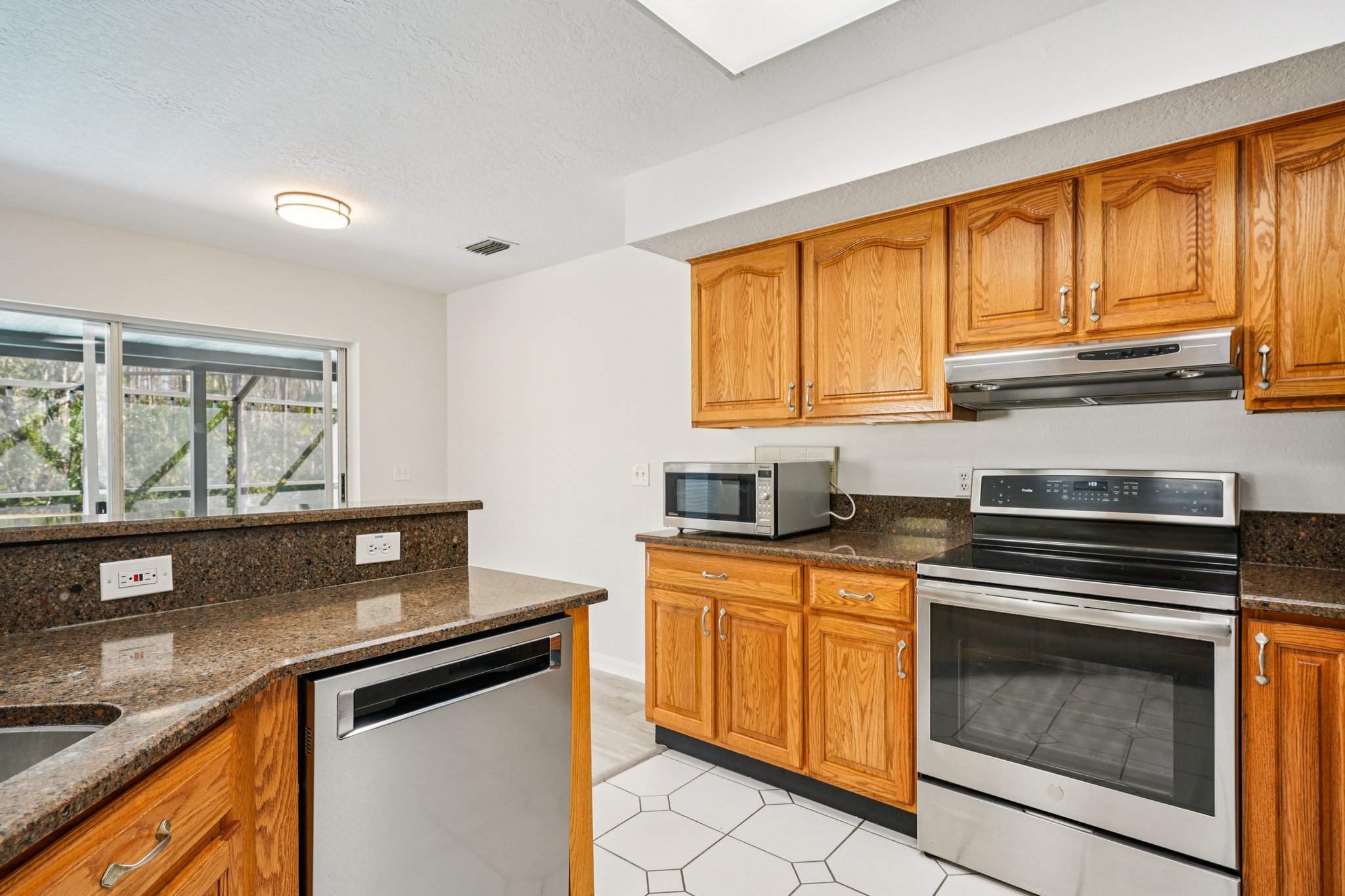 Essex Ct-S2402-037.jpg